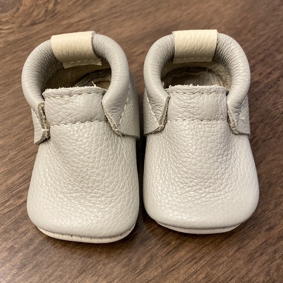 Hey Folks Sparrow Baby Shoe - Picture 3 of 4